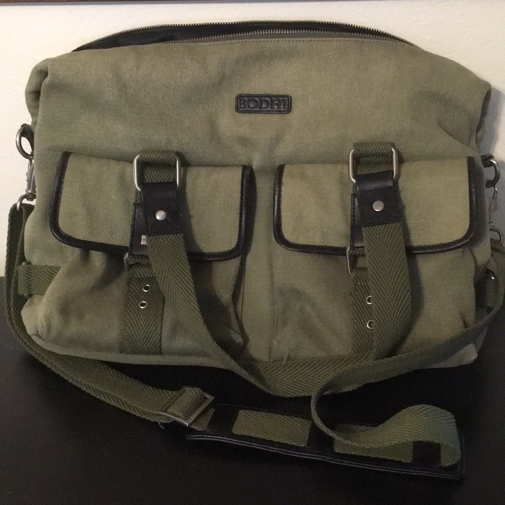 BODHI messenger laptop bag